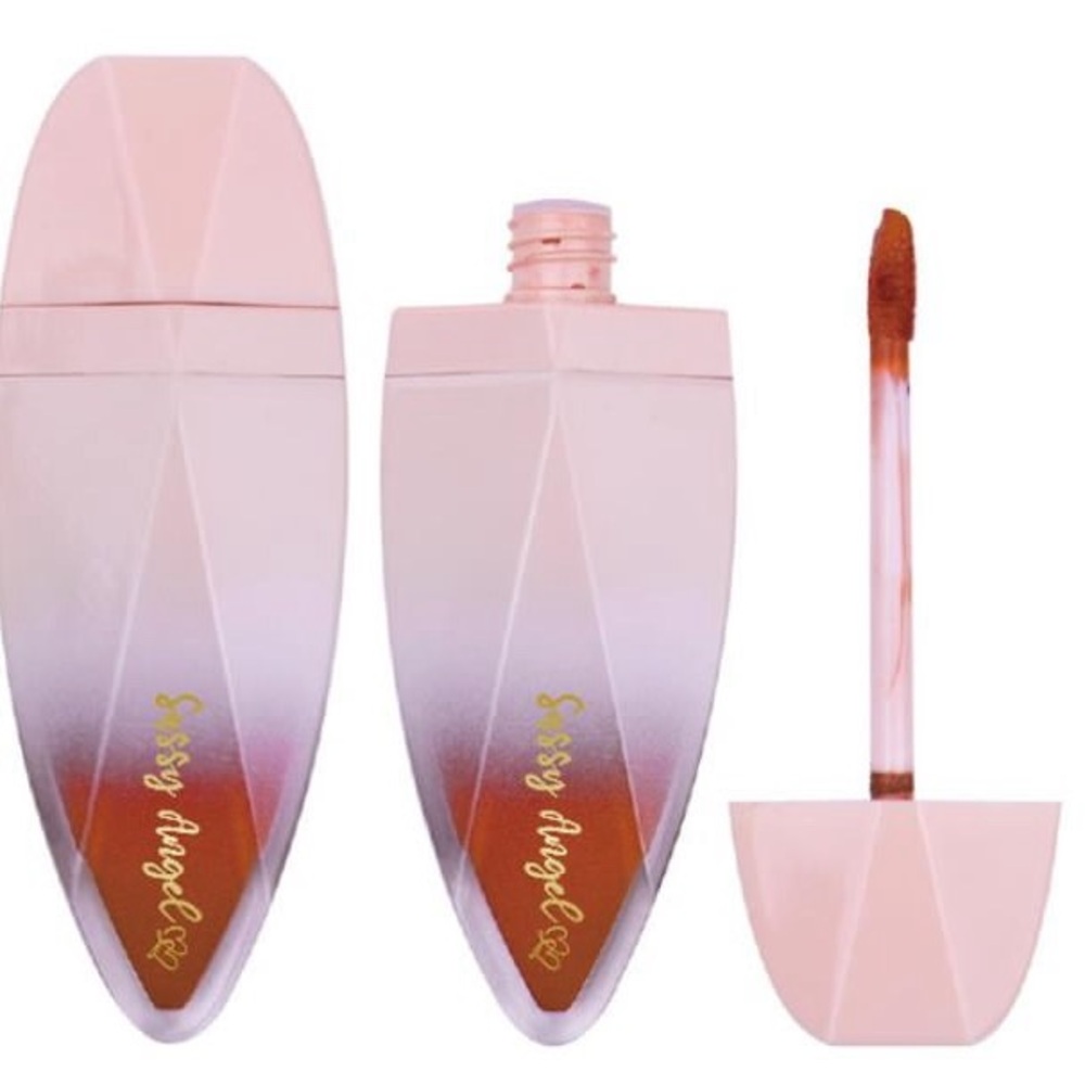 Hello everyone! I am introducing my new make up line, Sassy Angel ❤️❤️